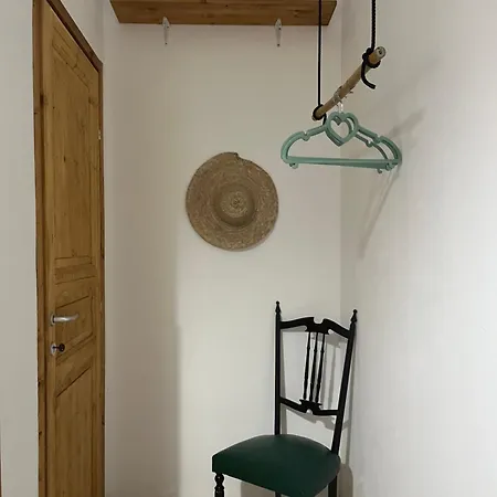 House * Avola