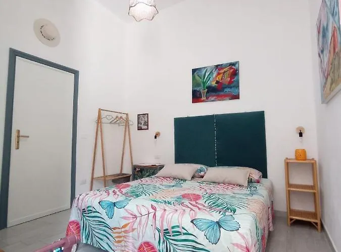 招待所 House 4*