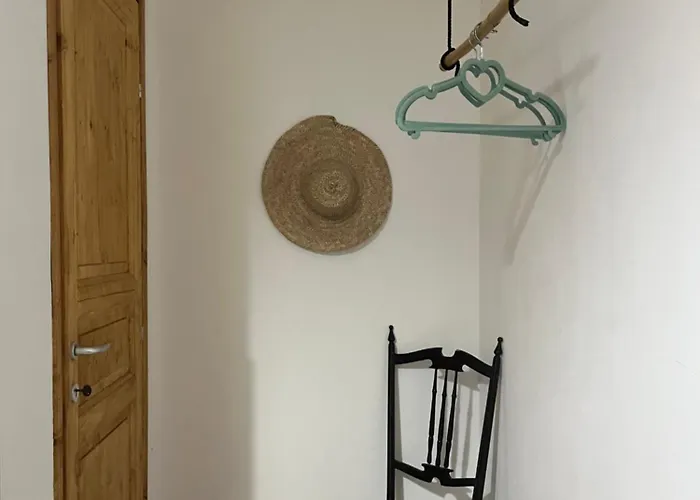 House 4* 阿沃拉