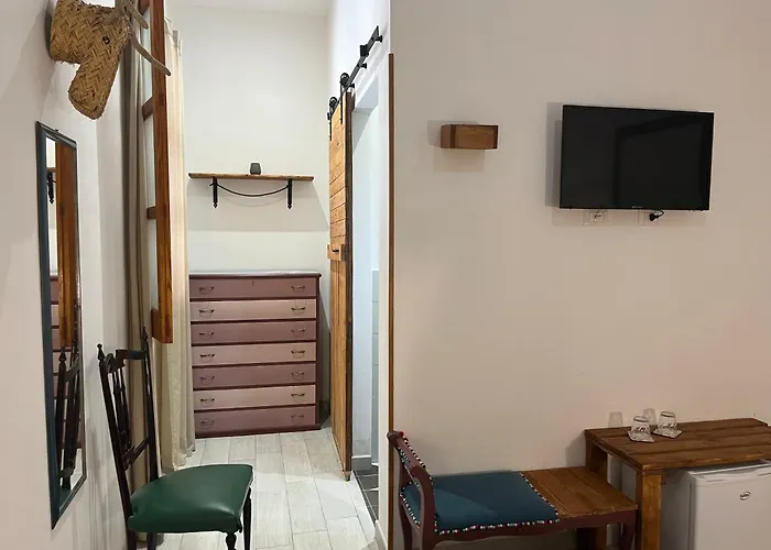 House 4*