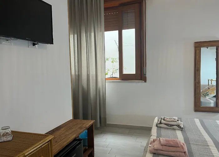 House 4* 阿沃拉