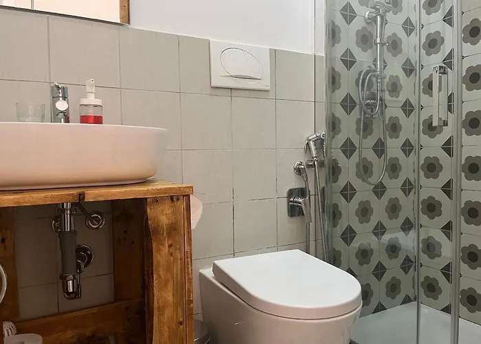 招待所 House 4*
