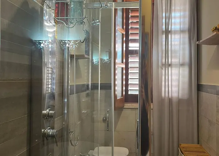 招待所 House 4*
